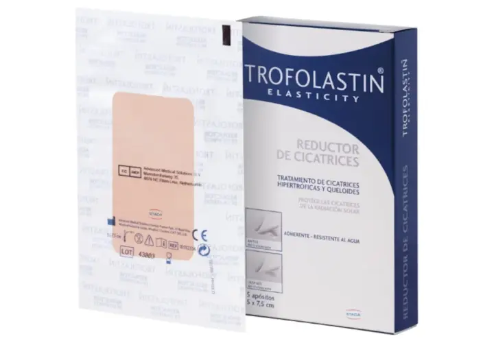 Trofolastin Elasticity, reductor de cicatrices. El paquete contiene 5 apósitos de 5x7,5 cm, con rosa mosqueta.