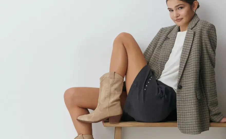 Botas cowboy: cómo combinarlas sin parecer disfrazada