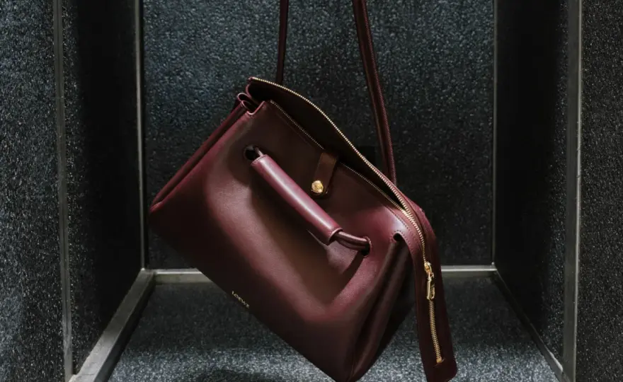 Loewe - ¿Es realmente española? Descubre su origen y valor