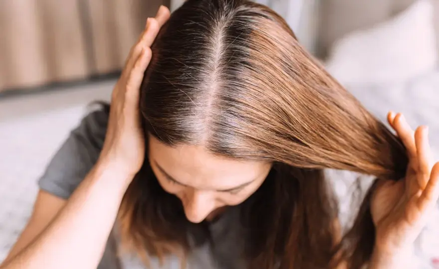 Canas prematuras - ¿Por qué aparecen y qué hacer?