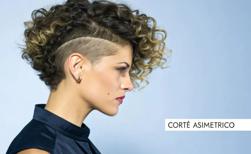 Pelo Rizado Corto - Cortes, Rutina y Peinados Perfectos