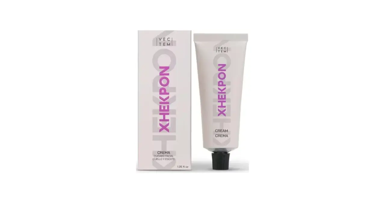 Crema Xhekpon, a pesar de las opiniones negativas, se presenta en su caja y tubo.