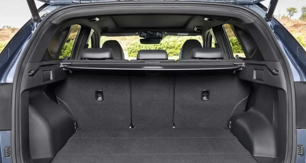 Maletero Hyundai Tucson vac&iacute;o, listo para cargar equipaje o compras. Amplio espacio para tus aventuras.